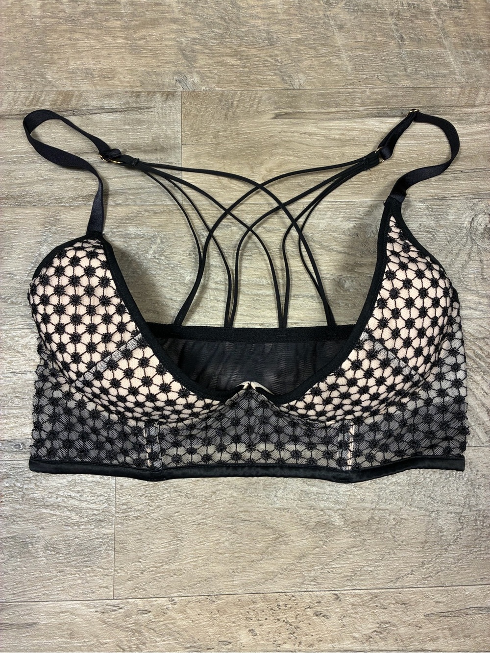 Victoria Secret Luxe Starburst Strappy Mesh Underwired Bra